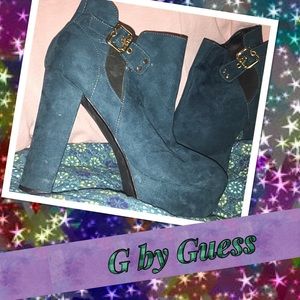 😍 G by Guess phenomenal platform booties green 😍
